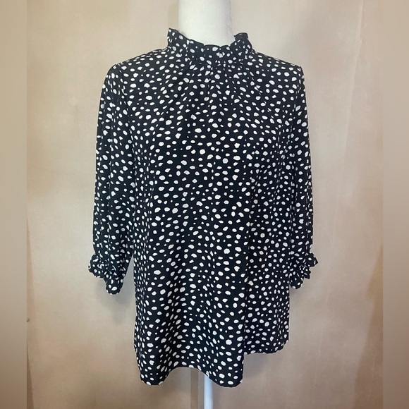 Entro women's M black/white mock ruffle neck relaxed fit blouse w/ keyhole EUC - Picture 1 of 8